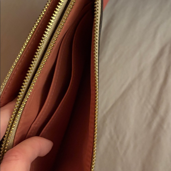 Never used Coach Floral Wristlet in Beige and Coral - Picture 7 of 7